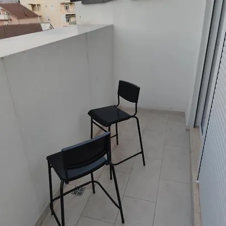 Blue Riverside Apartment *